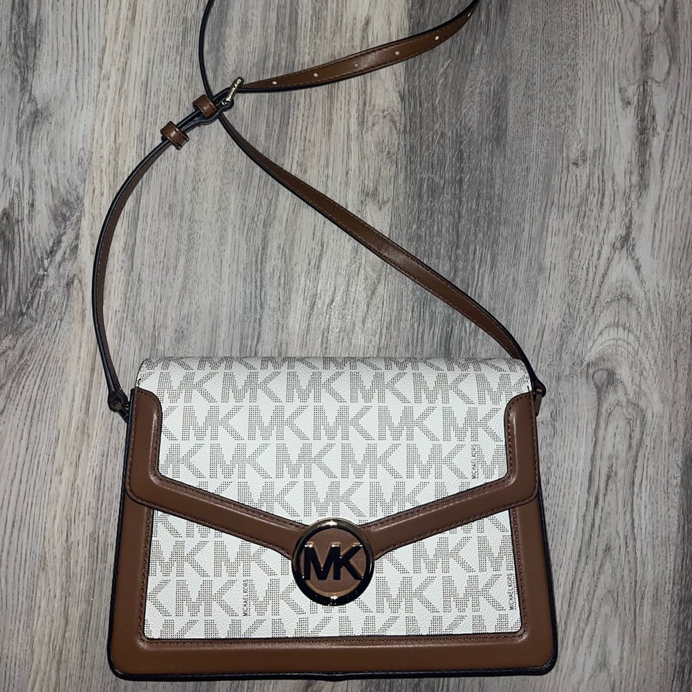NWT MICHAEL KORS Jessie Medium Logo Shoulder Bag Vanilla/ Brown New RP $298